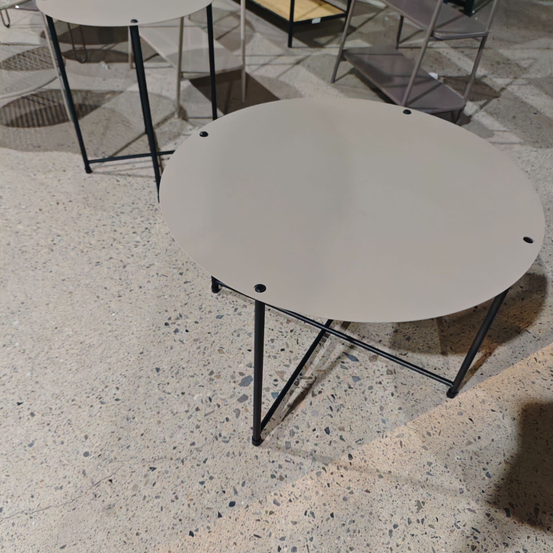 Mesa redonda simple al aire libre, mesa de juegos de mesa de ajedrez y tarjetas gruesas, mesa plegable de ocio multipropósito moderna