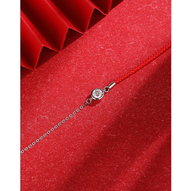 925 plata esterlina moissanite pulsera de un solo diamante año de nacimiento femenino pequeña cuerda roja Luz de lujo nicho exquisita pareja pulsera regalo