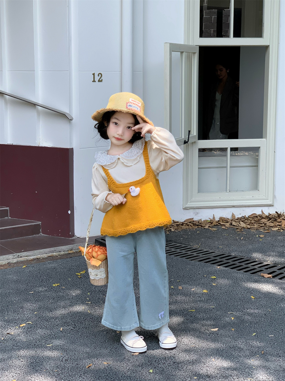 Autumn woolen top with cups