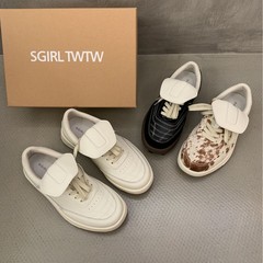 SGIRL TWTW厚い底の徳訓靴の女性2025年の春の新型の小さい大衆のデザイン感の百合のカジュアルな復古の板の靴