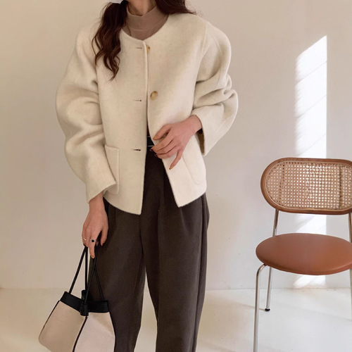 Supply of women's casual loose short cut herringbone wool overcoat Korean style autumn winter double faced wool coat