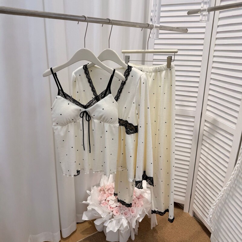 2026 Island Velvet Double-Sided Velvet Polka Dot Lace Homewear Autumn/Winter New Three-Piece Pajama Set with Chest Pads, Can Be Worn Outside