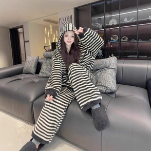 �l�y�Bñɺ���q�Ӻ�˯��Ů���⴩�����¿�2025���оW�t�ӽq�Ӽҷ�