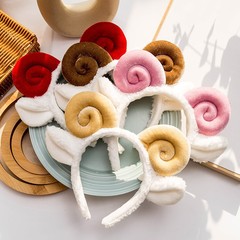 Cute Cartoon Plush Hairband for Women, Adorable Horned Design, Playful Hair Accessories, Fleece-Lined Headband with Little Lamb Motif—Perfect Facial Care Headwear for Young Girls