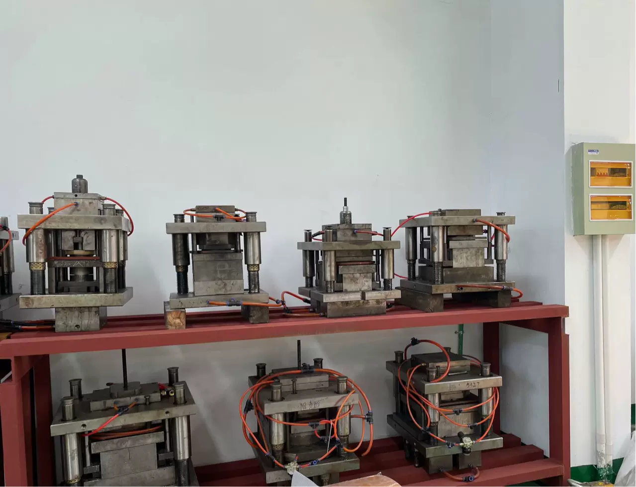 CNC加工中心非标五金部件加工模具加工机械零件注塑模吸塑模锻造