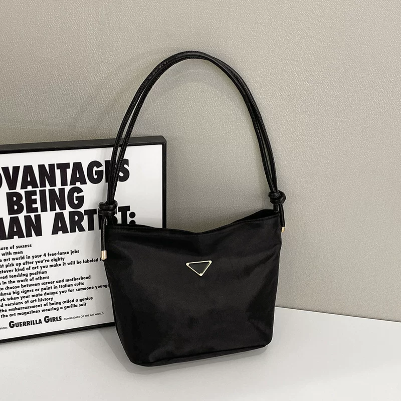 Underarm bag, handheld capacious shoulder bag, one-shoulder bag