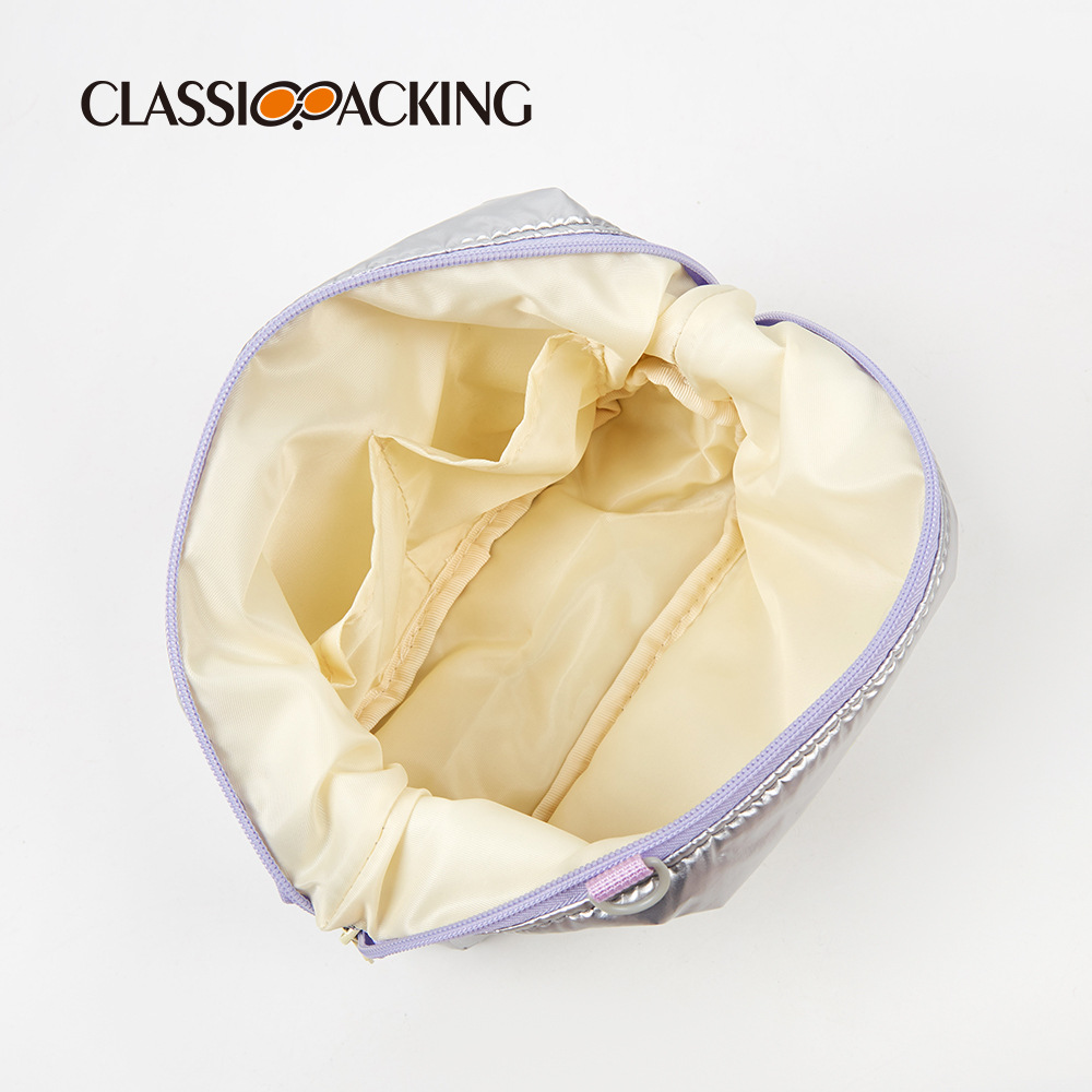 Los fabricantes venden al por mayor bolsas espaciales de otoño e invierno, bolsas de cosméticos de nicho portátiles, bolsas de lavado de moda impermeables para viajes para mujeres, se pueden agregar logotipos