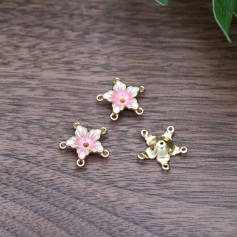 新しいスタイルのドリップオイル単穴多弁花芯DIYジュエリーアクセサリー小さなペンダントイヤリングペンダント素材卸売|undefined