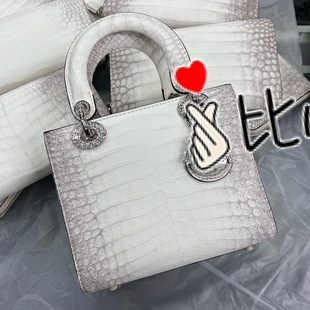 �M���{�~Ƥϲ�����Ű�Ůʿ��������μ�б���С��������°ٴ�