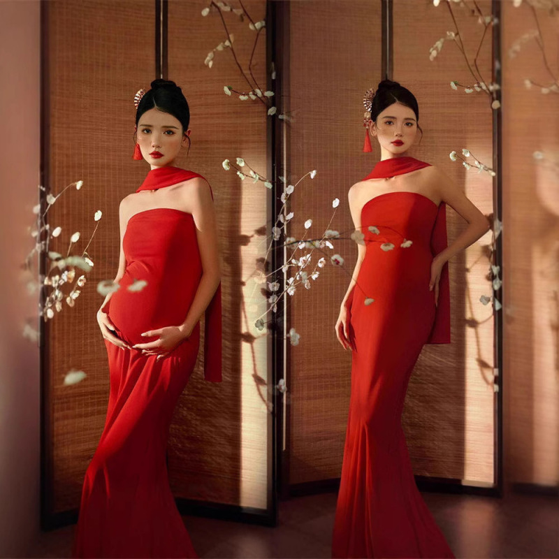 Photo Studio New Maternity Photo New Chinoiserie Retro Red Tube Top Dress Mommy Art Photo Photo Photography Clothing Photo Studio New Maternity Photo New Chinoiserie Retro Red Tube Top Dress Mommy Art Photo Photo Photography Clothing