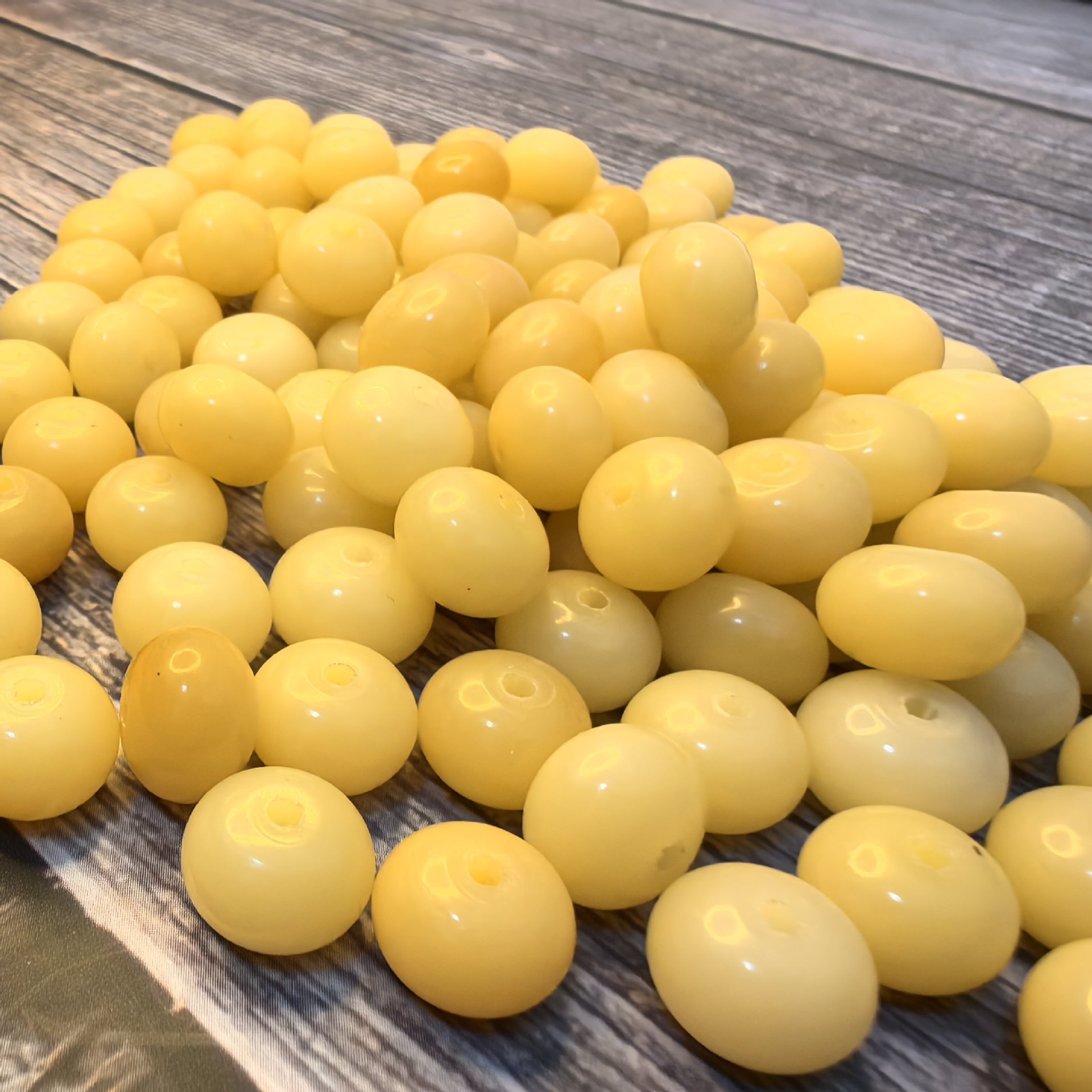 Бусины счеты кремово-желтые 8х11мм