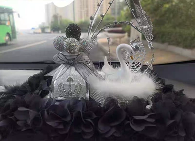 Perfume Holder Ceramic Cat Diamond Car ornaments - 66suit