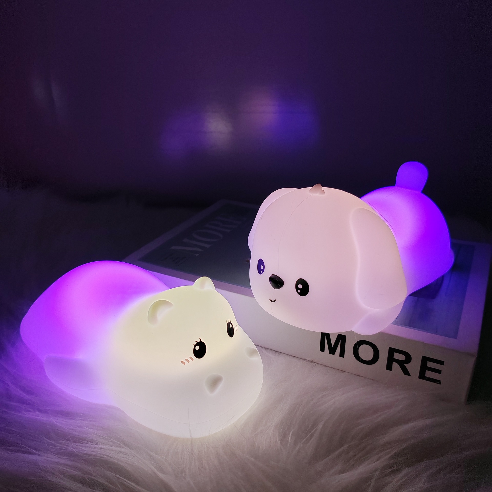 Cartoon Plush Bear Dual-Color Silicone Night Light, Bedside Room Atmosphere Lamp, Squeeze Stress-Relief LED Color-Changing Light