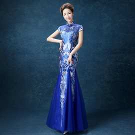 青花瓷旗袍女2022新款长款修身主持人晚礼服演出改良旗袍连衣裙女