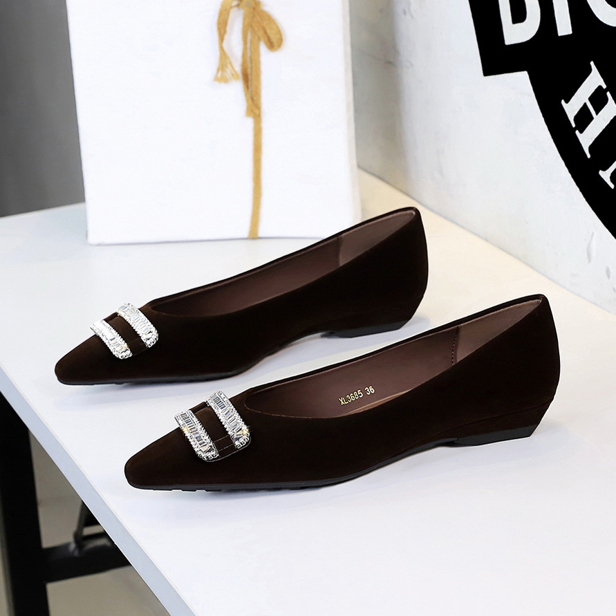 3685-K76 French-style Elegant Rhinestone Buckle High-end Plush Pointed Toe Shallow-cut Stylish Wedge Heel Women's Shoes_vogvips.com