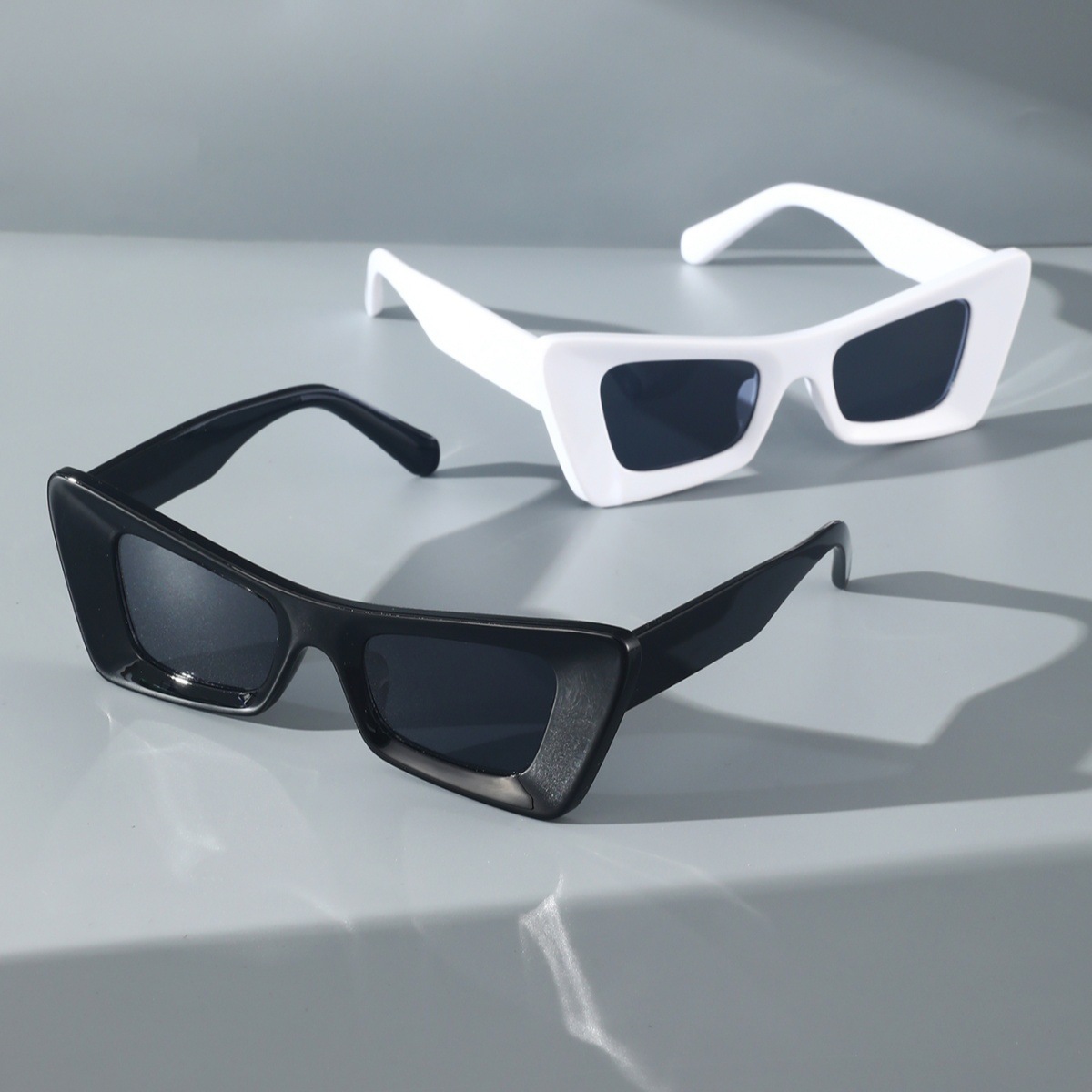 Fashionable square glasses