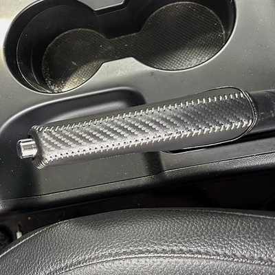 knob cover, handbrake cover, gear shift | Sürətlər qutusu və əl tormozu başlıqları - handbrake-cover-black-leather-with-black-carbon-fiber-texture-and-light-gray-stitching