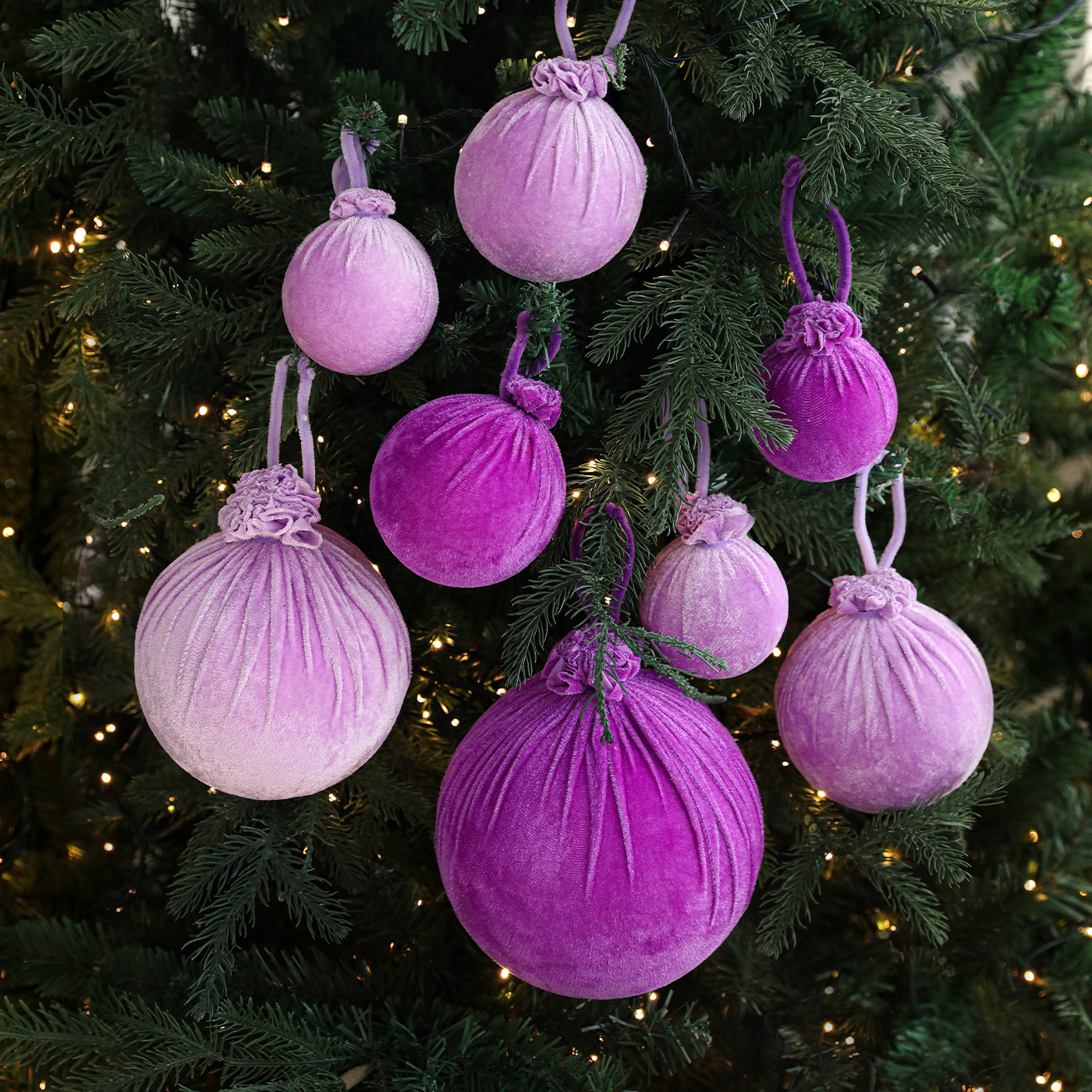 Nuevo producto de tela de flocado púrpura bola de Navidad árbol de Navidad decoración colgante bola colgante decoración