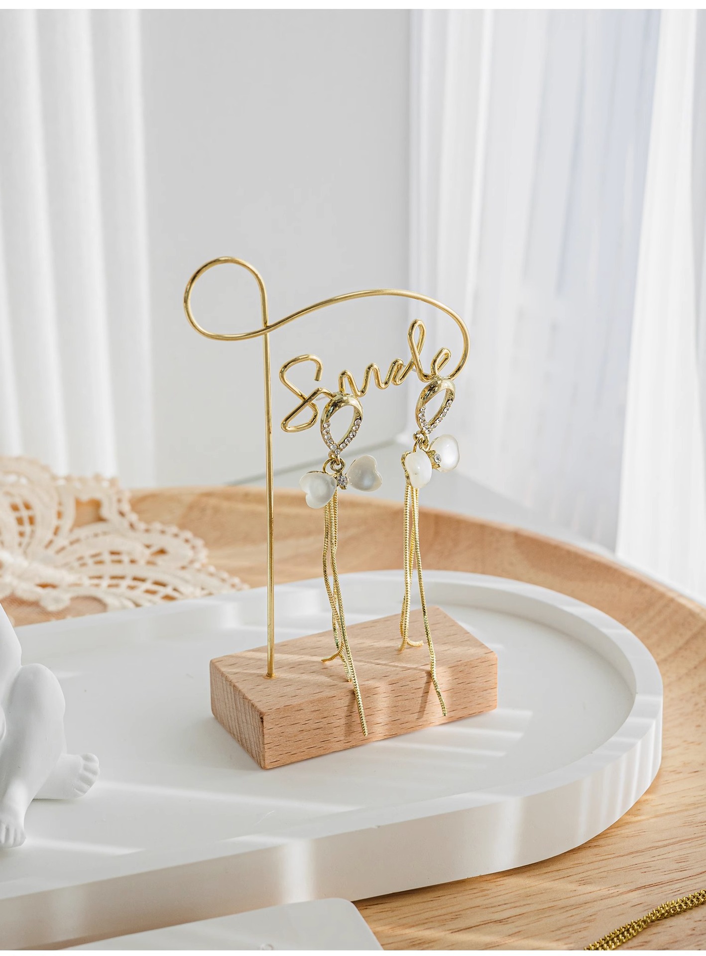 Elegant Nordic Style Letter Solid Wood Iron Polishing Jewelry Display display picture 2