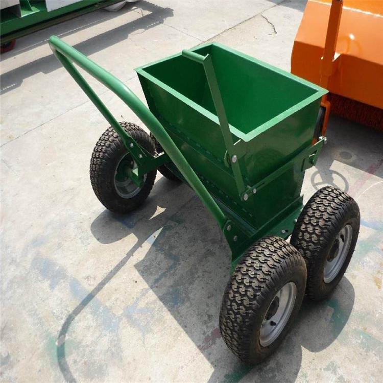 Fuente de fabricación de carga de arena empujada a mano CS - 150 césped deportivo artefacto lleno de arena mantenimiento de césped artificial