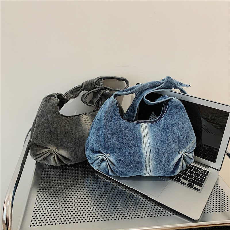 Bolso de axila de sentido avanzado para clase 2024 bolso de mensajero de un solo hombro de moda simple de color sólido bolso de moda de cercanías