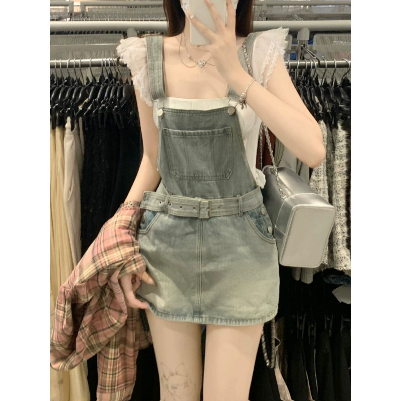 Уменьшающая возраст и утягивающая джинсовая юбка на подтяжках для горячих девушек High Street для женщин, летняя новая стильная короткая юбка с драпировкой и облегающим бедра индивидуальным дизайном