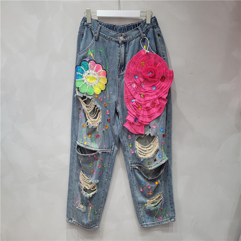Three dimensional jeans