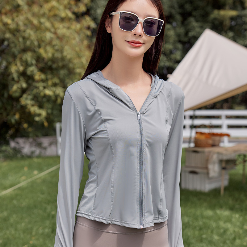 Ropa de protección solar al aire libre de primavera y verano profesional de nailon completo para hombres UPF50 con capucha de viaje chaqueta superior ligera color sólido estilo fino