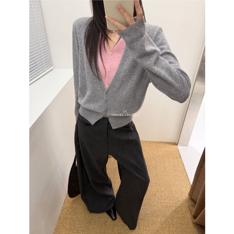Christmas and New Year Red Faux Two-Piece V-Neck Sweater Cardigan 2025 New Winter Style for Petite Individuals, Suitable as a Base Layer Top