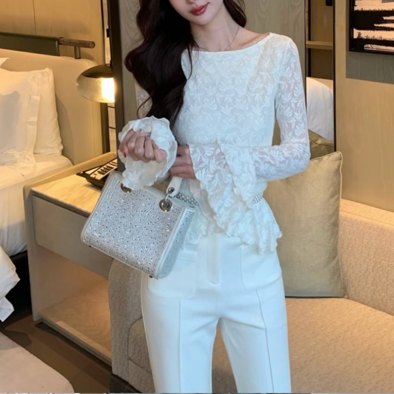 Chantilly Style, Intellectual Elegance, Embossed Floral Elastic Lace, Pearl Belt, Waist-Cinching Details, Off-White Top, Summer 2026