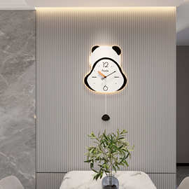 网红熊猫摇摆钟表挂钟客厅时钟简约家用现代创意钟表可爱发光时钟