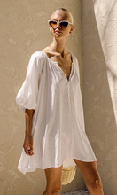 跨境 2022夏季新款度假风连衣裙 V领泡泡袖纯色宽松裙子