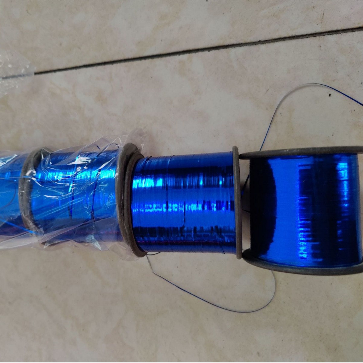 大红亮色塑料丝线黑亮光切扁形状片橘色桔红切割金银箔丝工艺品