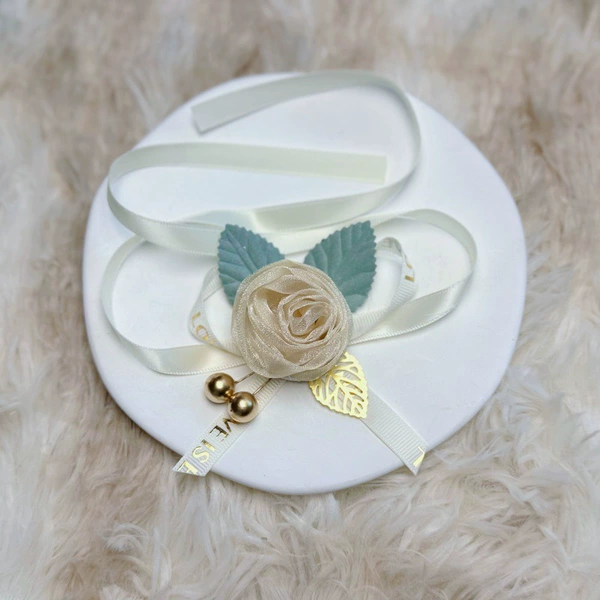 Romantic Champagne Rose [Silk Belt Fund]