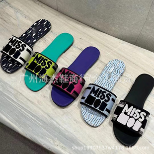 ���QD���¿���ĸ�̽���ЬŮ�ļ�2025�¿�ƽ��һ���ϕr�аٴ��⴩