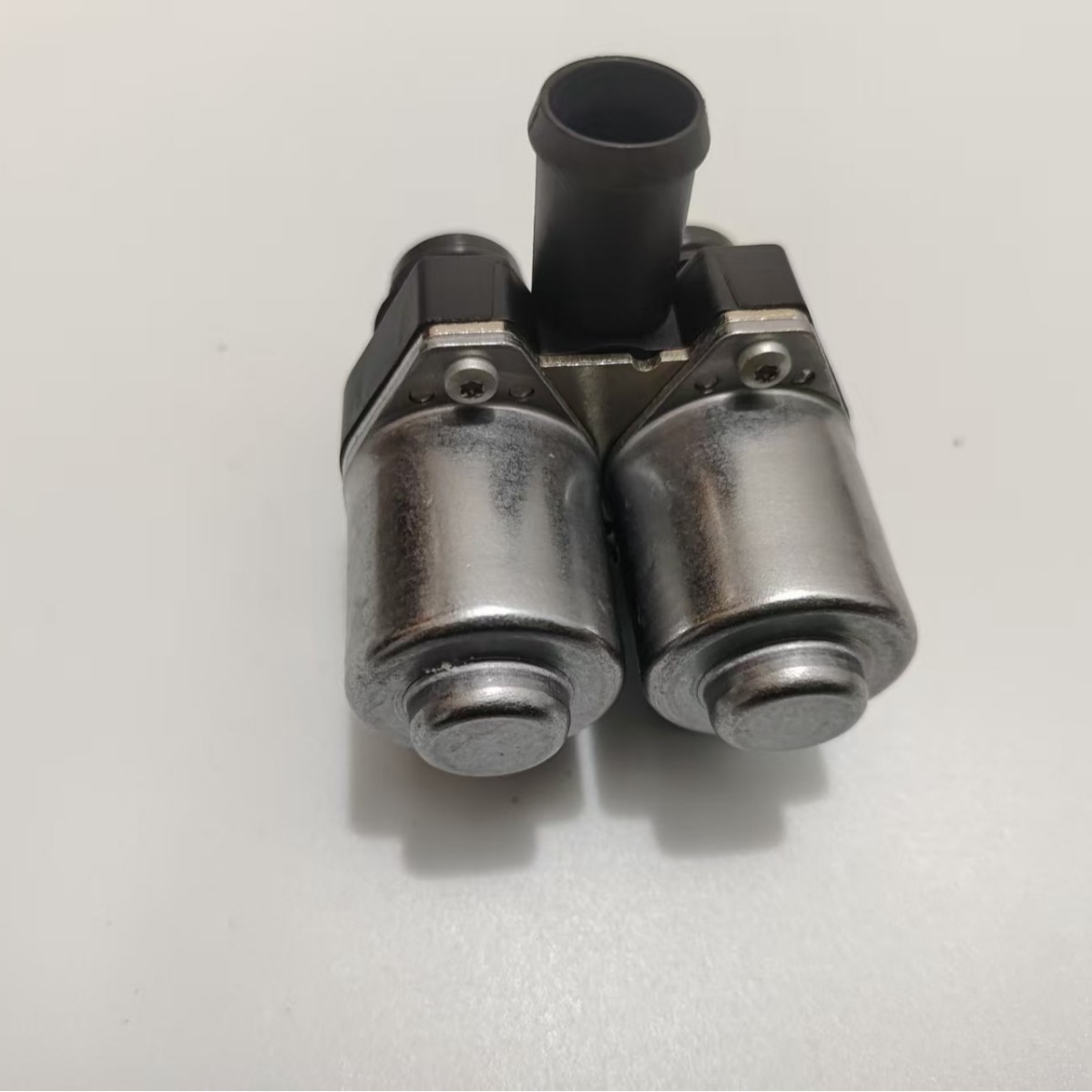A0009820617/000 982 06 17 Suitable for Mercedes-Benz W222 S450 S500 Heater Water Valve