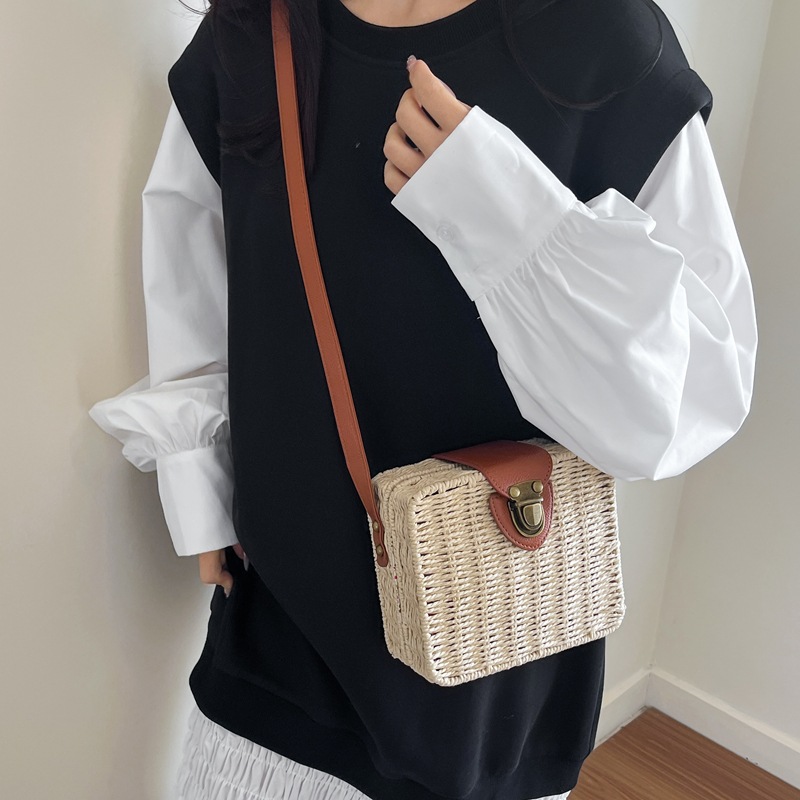 Bolsos de tejido retro estilo nacional para mujeres 2026 nuevo bolso de caja versátil bolso de teléfono móvil bolso de playa nicho bolso de mochila