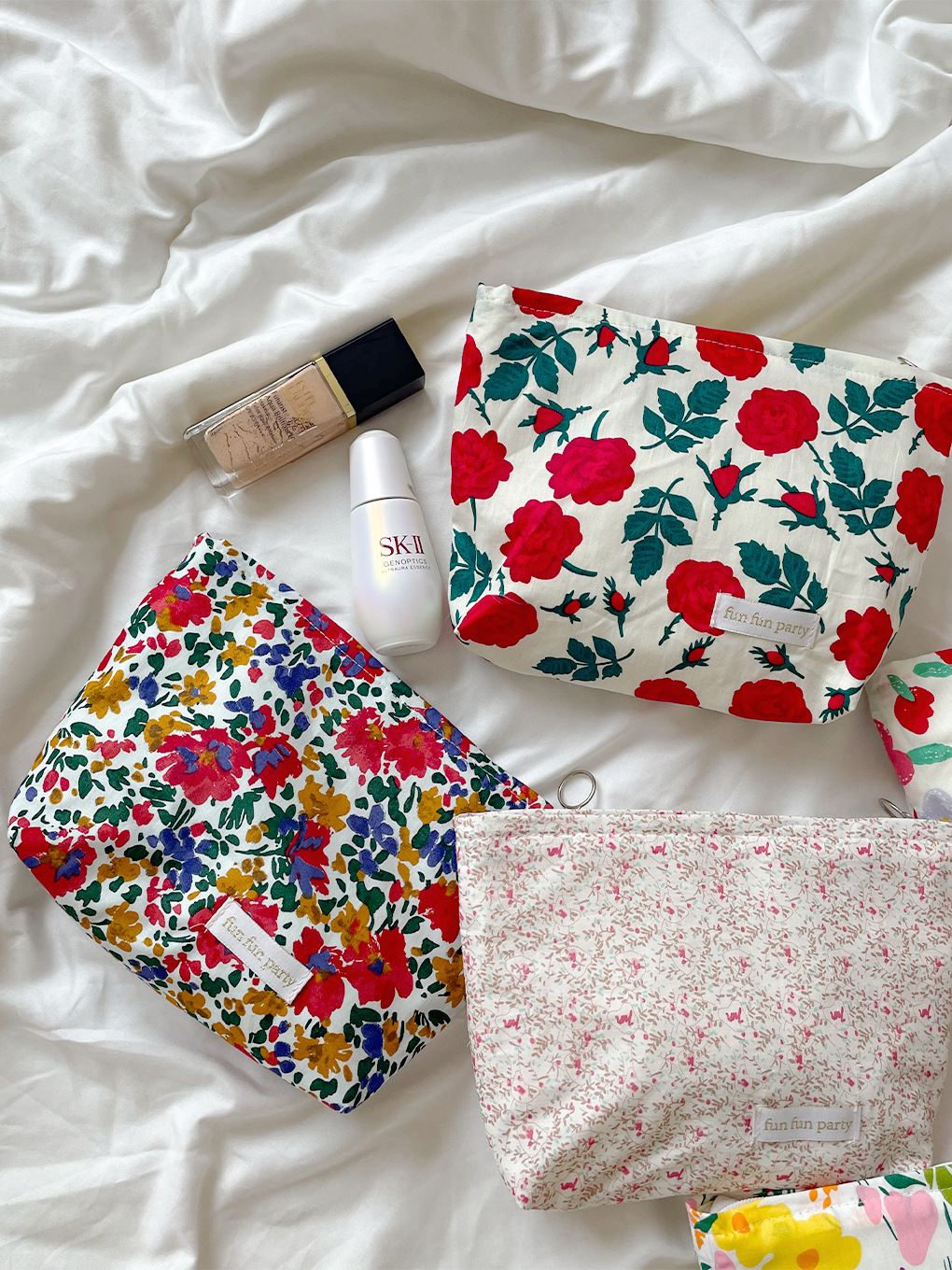 Women's Gender Classic Style Ditsy Floral Cloth Square Makeup Bags