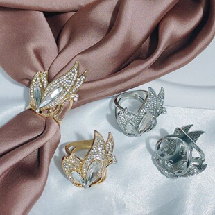New Diamond-Encrusted Butterfly Silk Scarf Buckle, High-End Light Luxury Butterfly Square Scarf Buckle Ring, Fashionable and Versatile Women's Clothing Accessories