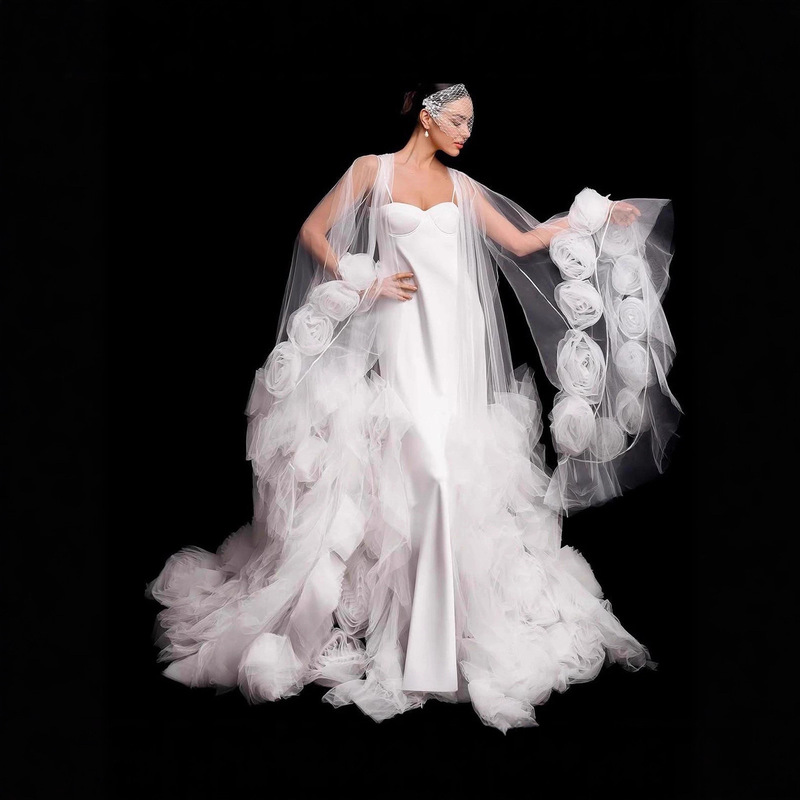 Wedding Dress Strapless White Three-Dimensional Flower Two-Piece Set with a Trailing Light Wedding Dress, Elegant and Fashionable