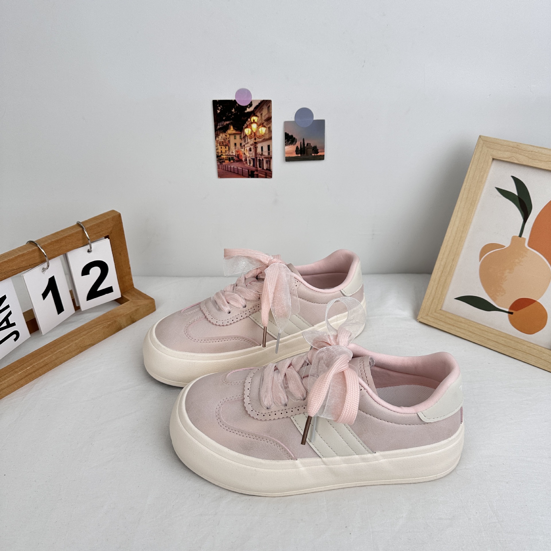 Fumeijia zapatos blancos para mujeres 2025 primavera nuevos zapatos de skate de leche de nicho universal zapatos de mujer de suela gruesa 6611