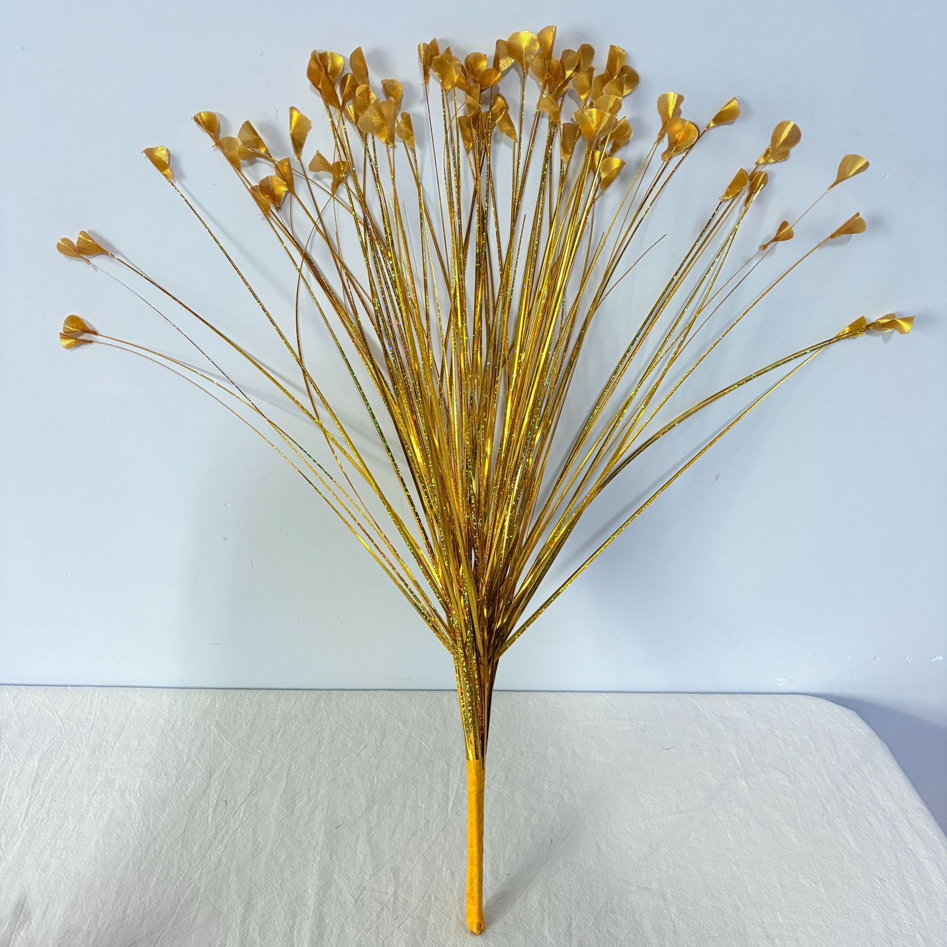 Fábrica directa flores artificiales brillantes de color pavilón plantas accesorios de diseño de flores de caña hojas de cebolla hierba decoración de boda image 13