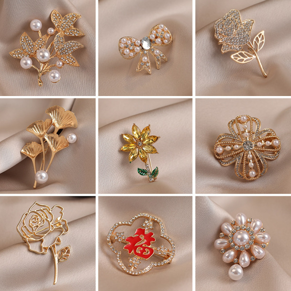 Cartoon small brooch lapel pin