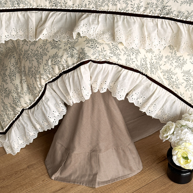 Conjunto de quatro peças em gaze dupla de algodão puro com borda de renda vazada, estilo boho vintage francês nórdico, composto por capa de edredom e lençol._voghion.com