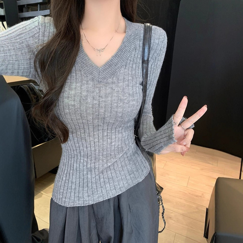 Hot Girl Black V-Neck Slim Long-Sleeved Knitted Bottoming Shirt for Women in Autum with Sweater Waist Slimming Look Top Hot Girl Black V-Neck Slim Long-Sleeved Knitted Bottoming Shirt for Women in Autum with Sweater Waist Slimming Look Top