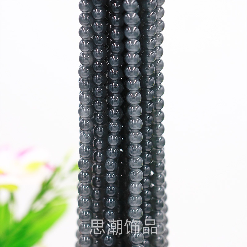 짙은 회색