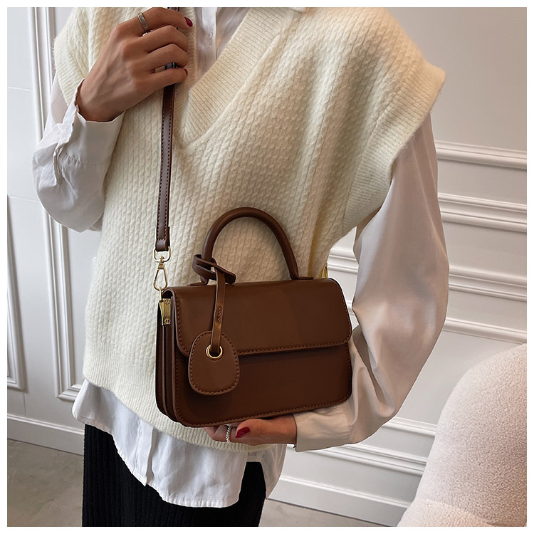 This Year's Popular Small Bag Women's Bag 2021 New Fashionable Simple Retro Messenger Bag Popular Autumn Portable Small Square Bag display picture 1