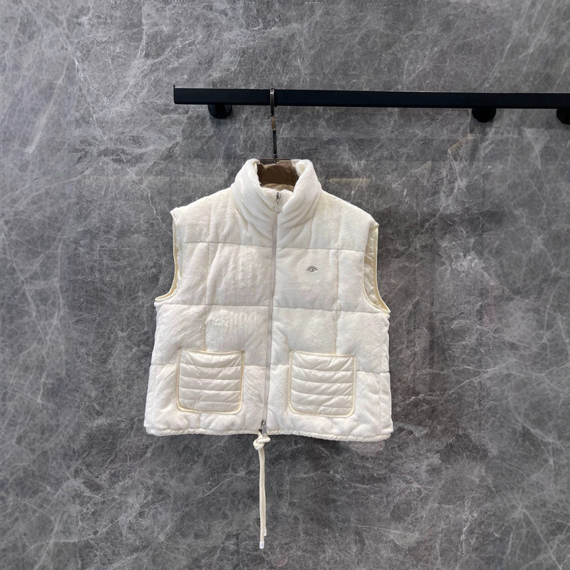 90% real goose down exclusive version of Mengjia's new cloud down jacket vest, fashionable and versatile goddess style 90% real goose down exclusive version of Mengjia's new cloud down jacket vest, fashionable and versatile goddess style