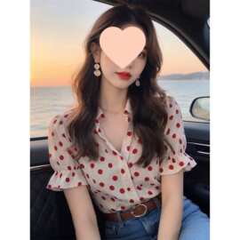 今年流行漂亮高级感超好看别致绝美上衣法式轻熟白色波点衬衫女夏