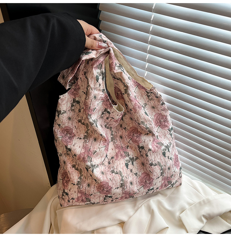 Summer new black and white floral fabric bag, large-capacity, artistic and laid-back style single-shoulder bag, fashionable and versatile crossbody bag undefined